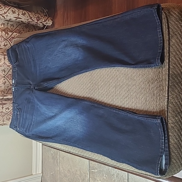 Lee Straight Leg Jeans - Picture 9 of 11